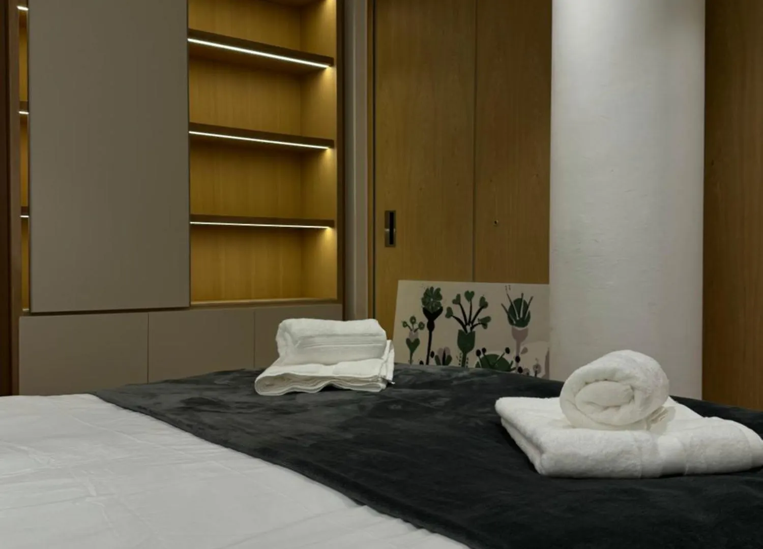 Spacious 3 Bedroom 3 Bathroom Apartment Near Tower Bridge Londyn
