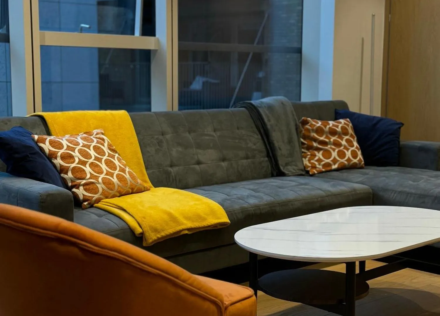 Spacious 3 Bedroom 3 Bathroom Apartment Near Tower Bridge Londyn